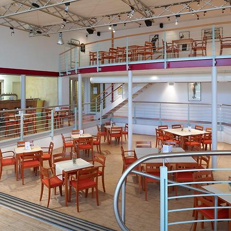 Commundo Tagungshotel Нойс Экстерьер фото