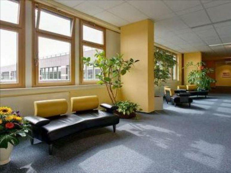 Commundo Tagungshotel Нойс Экстерьер фото