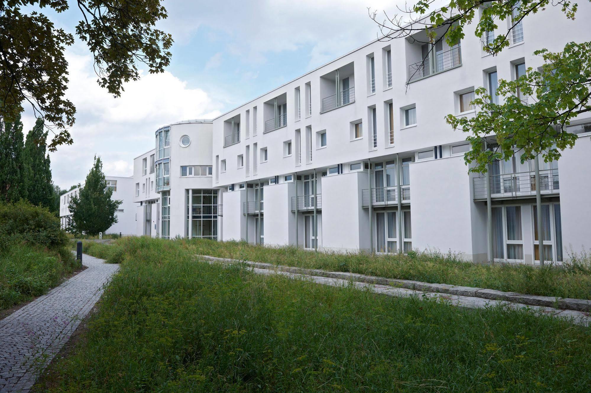 Commundo Tagungshotel Нойс Экстерьер фото